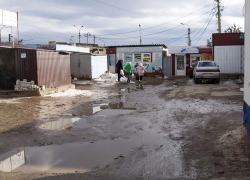 Когда же все-таки взгляд какого-нибудь камышинского архитектора упадет на грязные закоулки на "Молодежке"? - камышанка