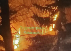 Камышане сообщают в соцсетях о сильном пожаре в районе текстильного предприятия (ВИДЕО)