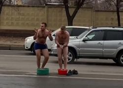 Оригиналы в плавках и с тазиками убрали ролик из Сети после административного разбирательства (ВИДЕО)