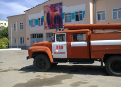 В Камышине горели гараж, автомобиль и дача