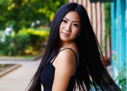 Сонная студентка, врезавшаяся в остановку и девушку на ней, получила иномарку в подарок на день рождения