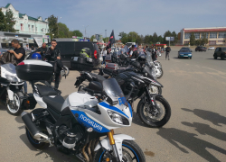 По улицам Камышина пронеслись колонны байкеров: мотоциклисты открыли сезон