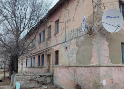 В Камышине продают дом для разборки на стройматериалы?