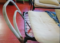 «На стенах гениталии»: в Камышине в детском лагере "Солнечный" детей участников СВО с бесплатные путевками встретили порванными матрасами, - портал V1.RU