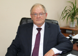 Глава Камышинского района Алексей Самсонов обсудил с аграриями, как из 160 тысяч гектаров сельхозземель обрабатывать не 100 тысяч, а больше