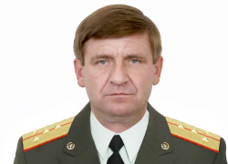 Анатолий Ярмолович: "А у дверей камышинского военкомата трое немолодых мужчин обсуждали, как им пойти служить вместе с сыновьями" (заметки от 22-го сентября)