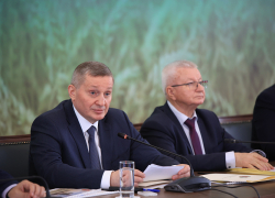 Губернатор Андрей Бочаров рассказал о грандиозных масштабах посевной