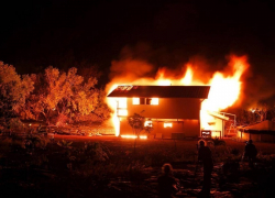 В селе Таловка Камышинского района среди бела дня сгорел дом