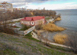 В Камышине надо начать субботники с уборки склонов Бородинского моста, - камышанка