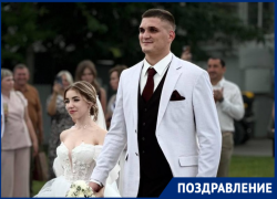 В ТОП новостей российской медиакомпании "Блокнот" вырвался сюжет о простых новобрачных: "они невозможно симпатичные!" - "закидали" просмотрами заметку читатели 