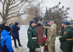 Владимир Путин поручил активно включать участников спецоперации в структуры местного самоуправления