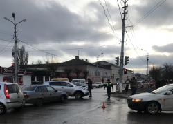 В Камышине встал в пробке Бородинский мост из-за ДТП в бухте