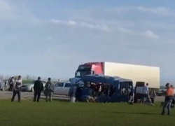 В страшной аварии на Ставрополье погибло шестеро детей, ехавших из Волгоградской области (ВИДЕО)