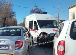 В Камышине сегодня, 4 апреля, зафиксировали ДТП с участием двух машин системы здравоохранения, обошлось без пострадавших