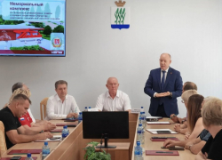 По какому случаю в Камышинской городской думе выступил претендент на мандат камышан в Госдуме Николай Николаев