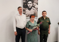 В Камышине мамы получили ордена погибших сыновей-героев