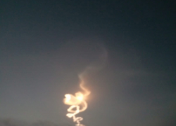 Неопознанный летающий объект над Камышином оказался следом от баллистической ракеты (ВИДЕО)