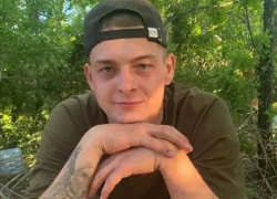 В Камышинском районе похоронили командира гаубичного самоходно-артиллерийского взвода, шеф-повара Евгения Аристова