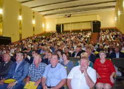 Чиновники будут гулять в "губернаторские" выходные без потерь в зарплате