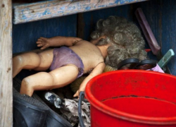 Педофил насиловал четырехлетнюю девочку и снимал любовные забавы на видео для распространения