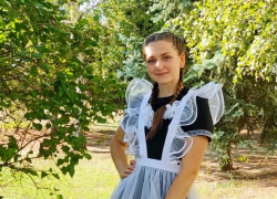 Валерия Соловьева, отличница, спортсменка и красавица из петроввальской школы в Камышинском районе, стала губернаторской стипендиаткой