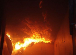 Минувшей ночью пожарным пришлось спасать детей и взрослых в пятиэтажке на улице Королева