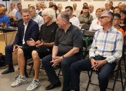 Заслуженному тренеру России по футболу Сергею Павлову 21 августа вручили Почетный знак «За заслуги перед городом Камышином»