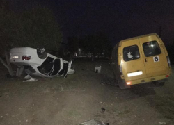 Маршрутка ударила иномарку и перевернула автомобиль, - "Блокнот Волжского"