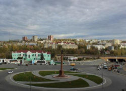 В Камышине привлекается к ответственности предпринимательница, "оседлавшая" со своей рекламой путепровод