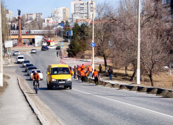 Истёкшие водительские права камышанам автоматически продлят на три года