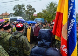 В Михайловке от местного Свято-Никольского храма земляки проводили на спецоперацию сводный отряд казаков (ВИДЕО)