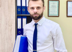 Профессиональная помощь юриста поможет избавиться от долговой ямы