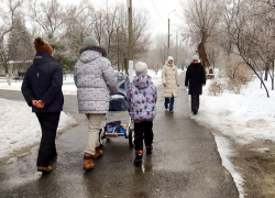 На 16 рублей увеличили детские пособия в Волгоградской области  