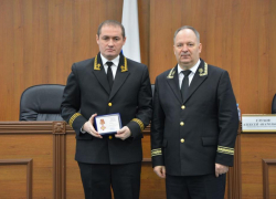 Председатель Камышинского городского суда и сразу шесть его специалисток и помощниц-дам отмечены наградами