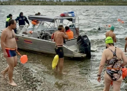 Волгоградские смельчаки переплыли Волгу, вода в реке - 19 градусов