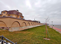 Камышанка о культуре на набережных Волги и Камышинки: "губы накрасили, а шею помыть забыли"