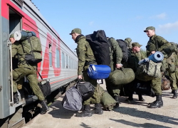 Водителей, наводчиков, командиров БМП и танков из Волгоградской области отправили на боевое слаживание