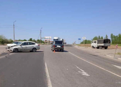 Под Камышином водитель на "Ладе" ударился в две машины и остался невредим - другому участнику ДТП повезло меньше