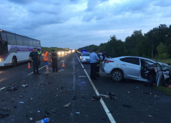 На видео попали последствия ДТП с Hyundai, где сегодня погибли три человека, в том числе ребенок, -  "Блокнот Волгограда"