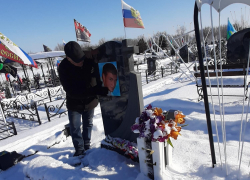 24 февраля соберемся у мемориала в городе и у могил ребят на воинских участках кладбища - поклониться парням-героям в годовщину СВО, - Светлана Ивченко