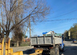 Администрация Камышина выложила снимки "латочного" ремонта улицы Стахановской 12 апреля