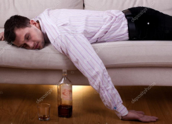 Хозяин квартиры проснулся после гулянки и пережил шок: рядом лежал труп