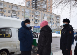 В Камышине три участника рейда поймали трех "безмасочников" 