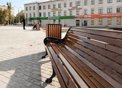 В Камышине собственник нового торгового центра на улице Ленина не успел его открыть, как уже продает