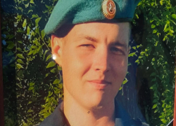 В Камышине провожают в последний путь Кирилла Яборова - десантника, погибшего в Донбассе 