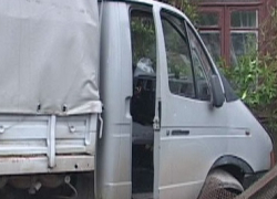 15 апреля жителя Камышина зажало между стеной и авто