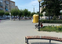 Администрация Камышина показала, какие новые урны установлены на улице Ленина в районе бывшей "Победы"