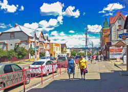 Неужели администрация Камышина не может найти места хотя бы на одну скамейку на дороге от рынка до бухты? - камышанка