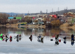 На Камышинке среди рыбаков появились "моторизованные" персонажи (ВИДЕО)
