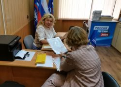 Камышане пошли к депутатам за помощью по заброшенному скверу стеклотарного завода, что дальше - неизвестно